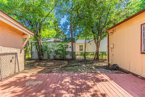 Exterior - 314 Sandra Dr, Irving, TX 75060 photo 4 of 9