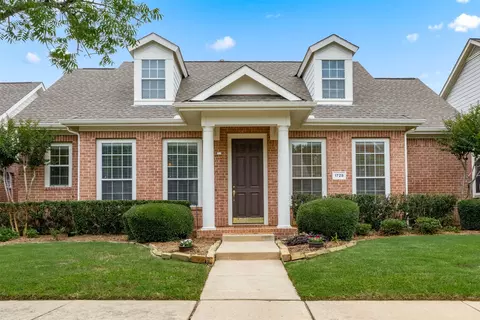 1729 Ivy Ln, Carrollton, TX 75007
