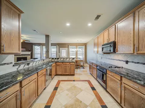 4108 Pine Glen Rd, Corinth, TX 76208