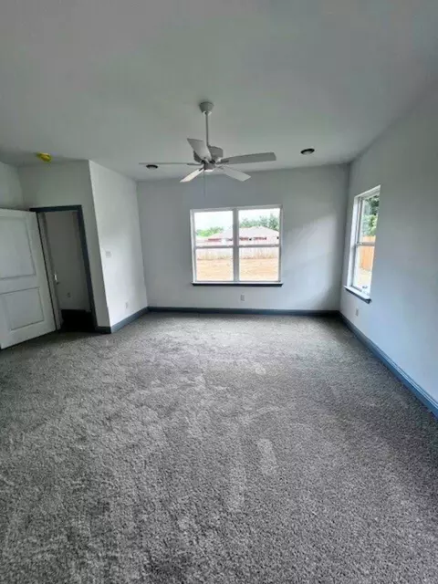 318 E Lloyd St, Krum, TX 76249 photo 6