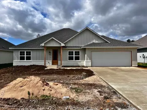 318 E Lloyd St, Krum, TX 76249