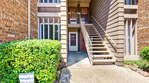 5136 Amesbury Dr #108, Dallas, TX 75206