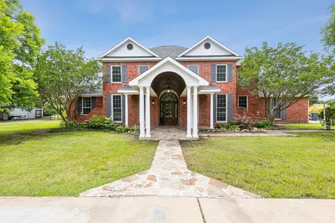 8304 Karen Ln, Terrell, TX 75160