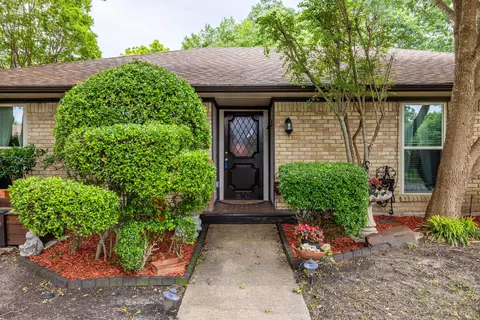 610 Brookfield Dr, Garland, TX 75040