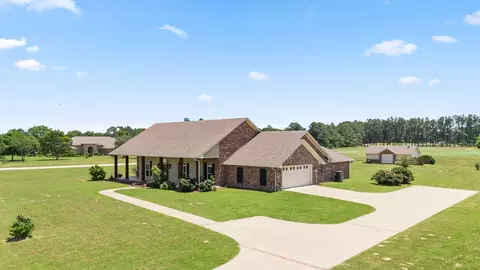 4801 Bridle View Ct, Athens, TX 75752