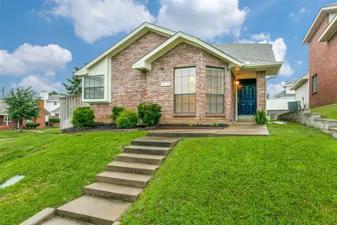 1812 Green Oak Dr, Lewisville, TX 75067