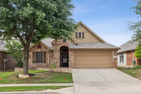 632 Tradewind Dr, Fort Worth, TX 76131