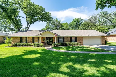 1408 Kensington Dr, Tyler, TX 75703