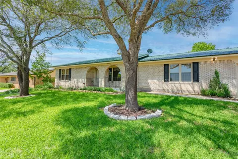 518 N Avenue Y, Clifton, TX 76634