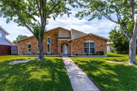 1014 Fair Oaks Dr, Garland, TX 75040