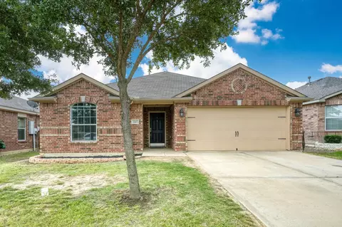2042 Gardenia Dr, Forney, TX 75126