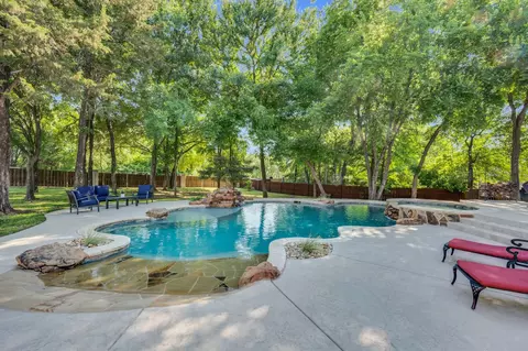 106 Woodlands Ct, Ovilla, TX 75154