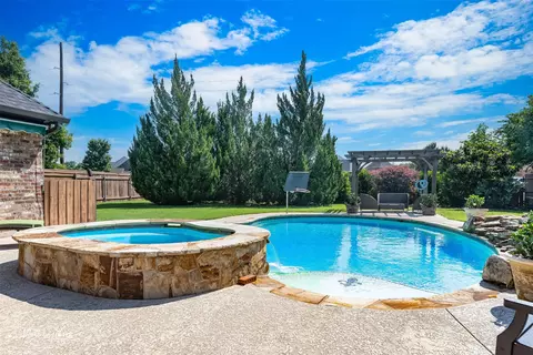 807 Chartes Dr, Shreveport, LA 71115