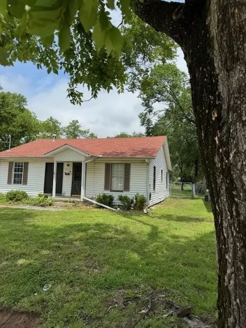 913 College St, Sulphur Springs, TX 75482