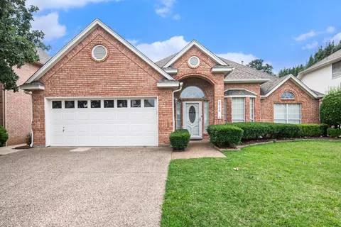 2716 Mimosa Ct, Bedford, TX 76021