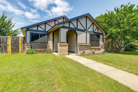 4709 Wineberry Dr, Fort Worth, TX 76137