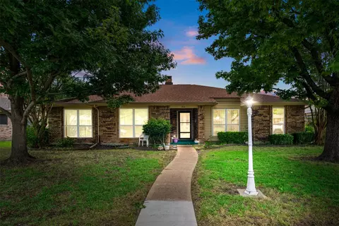 3514 Christopher Dr, Rowlett, TX 75088