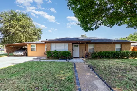 525 Boardwalk Ln, Denton, TX 76205