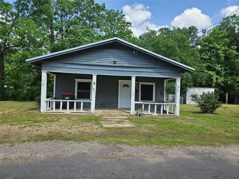 1011 8th St SE, Paris, TX 75460