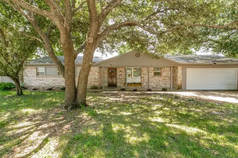 7400 Christopher Ct, North Richland Hills, TX 76180