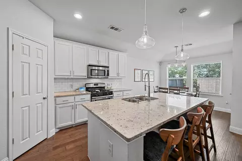 1100 Snowbird Dr, Little Elm, TX 75068
