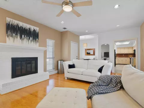 6042 Mercedes Ave, Dallas, TX 75206