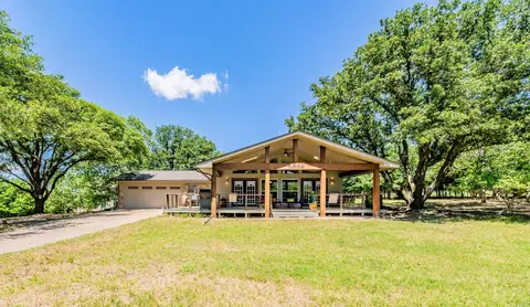 5369 Starlight Dr S, Fort Worth, TX 76126