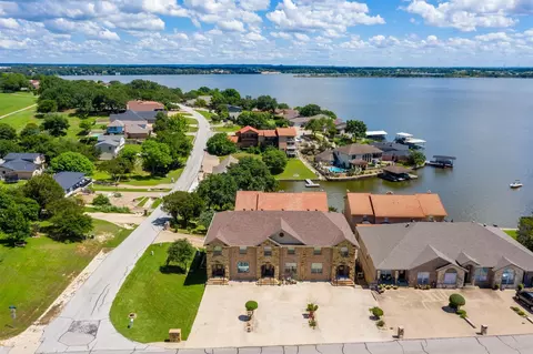 5252 Country Club Dr, Decordova, TX 76049