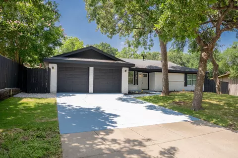 250 Somerset Ter, Bedford, TX 76022