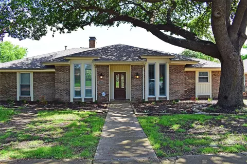 1926 Chesham Dr, Carrollton, TX 75007