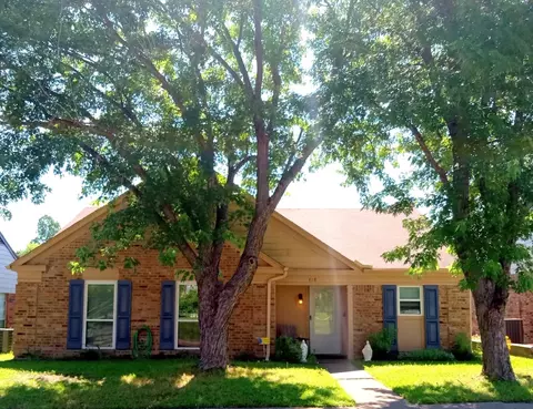 418 Chancellorsville Dr, Mesquite, TX 75149