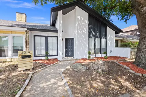 2216 Chase Ct, Dalworthington Gardens, TX 76013