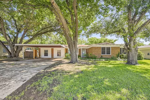 4212 Ridgecrest Cir, Lake Worth, TX 76135