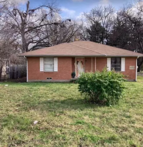 2422 E Ledbetter Dr, Dallas, TX 75216