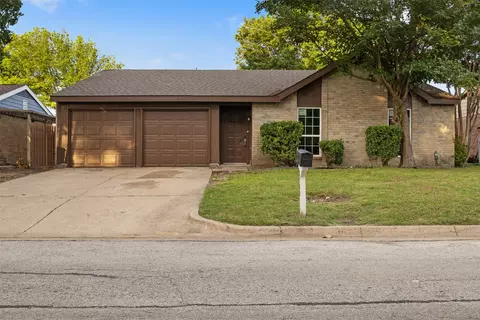 2505 Clearwood Dr, Arlington, TX 76014