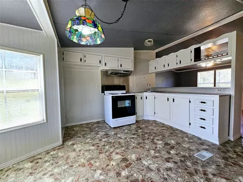 574 County Road 1905a, Jacksonville, TX 75766