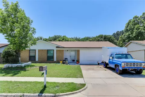 1518 Hanover Dr, Arlington, TX 76014