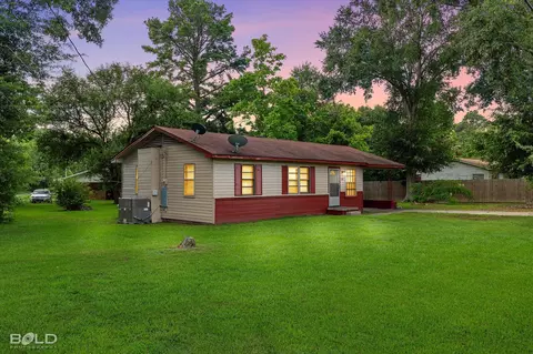 154 Meadow Dr, Mansfield, LA 71052