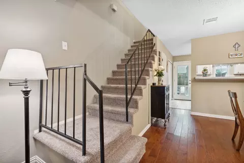 Entry Way - 40 Abbey Rd, Euless, TX 76039 photo 2 of 2
