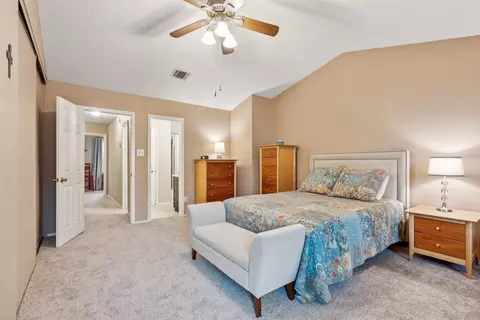 Bedroom - 40 Abbey Rd, Euless, TX 76039 photo 1 of 5