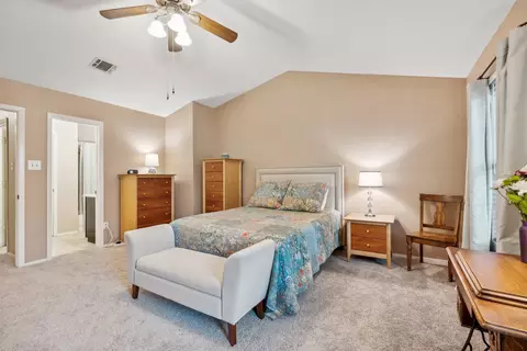 Bedroom - 40 Abbey Rd, Euless, TX 76039 photo 2 of 5