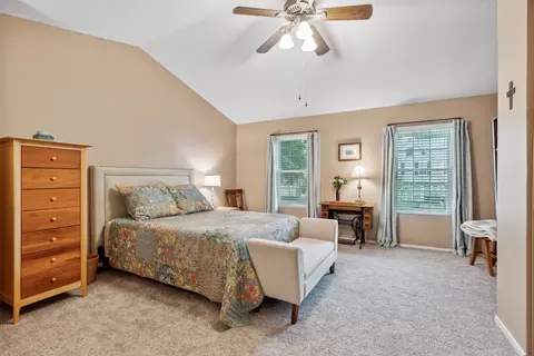 Bedroom - 40 Abbey Rd, Euless, TX 76039 photo 3 of 5