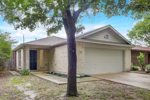901 Savage Dr, Denton, TX 76207