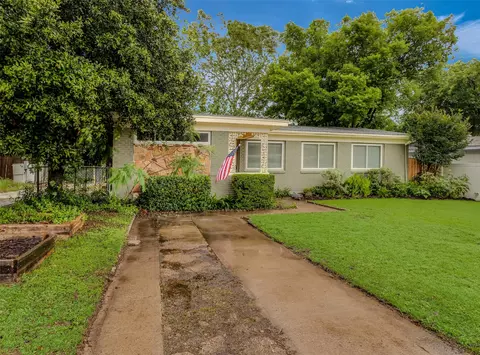 2915 Gus Thomasson Rd, Dallas, TX 75228