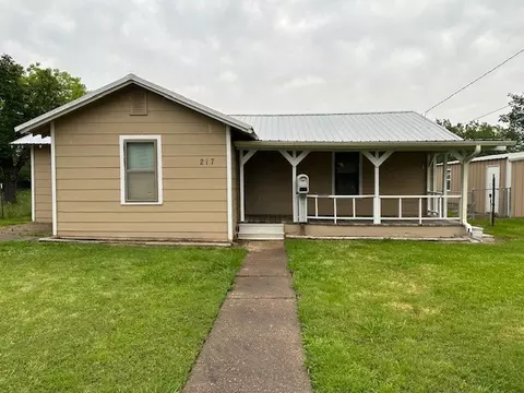 217 Glover St, Sulphur Springs, TX 75482