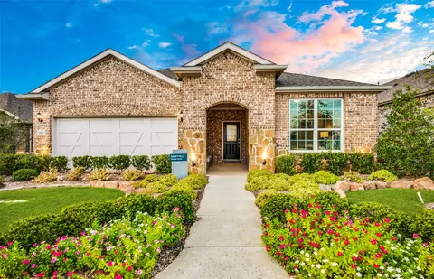 929 Freedom Ln, Aubrey, TX 76227