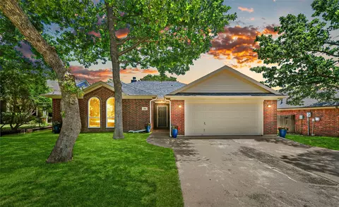 3901 Chimney Rock Dr, Denton, TX 76210