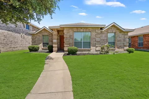 804 Horseshoe Ct, Desoto, TX 75115