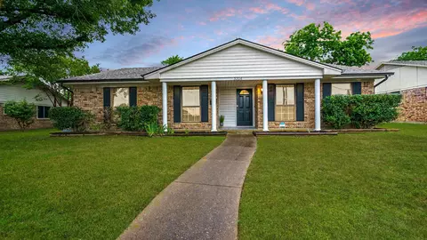 3206 Hillsdale Ln, Garland, TX 75042
