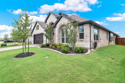1015 Clydeview Rd, Forney, TX 75126